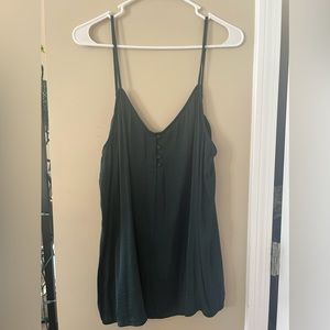 ✨GAP Dark Green Silky smooth button tank SIZE LG✨ ‼️LIGHTLY WORN ‼️